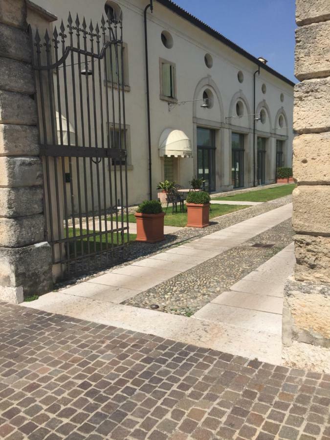 Villa Vecelli Cavriani Mozzecane Exterior photo